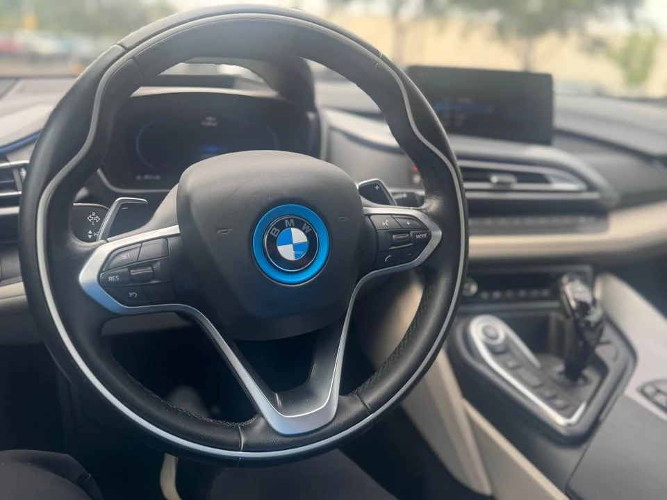 2015 BMW i8 - Image 16 of 18