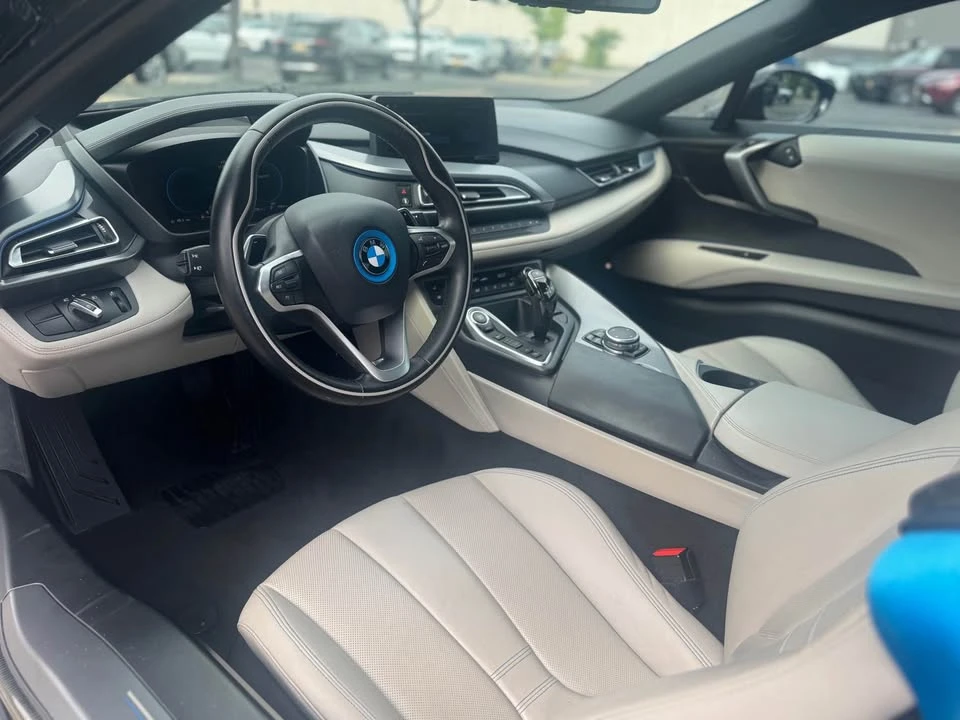 2015 BMW i8 - Image 14 of 18