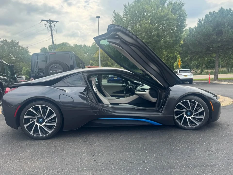 2015 BMW i8 - Image 6 of 18