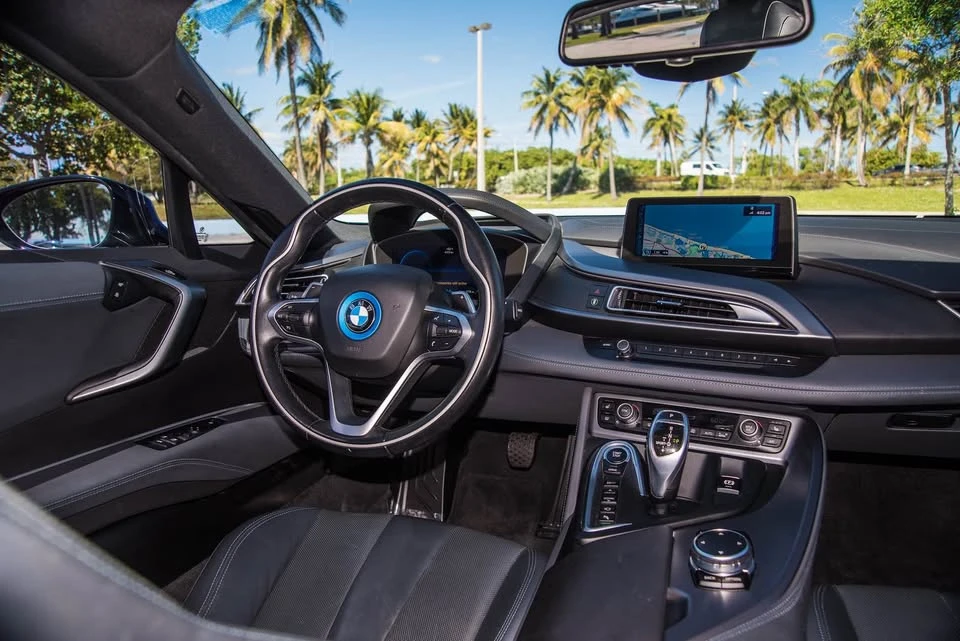 2015 BMW i8 - Image 3 of 6