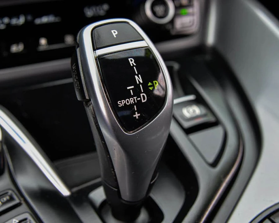 2015 BMW i8 - Image 17 of 20