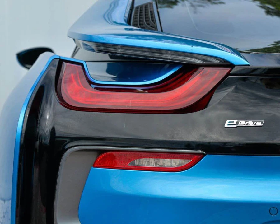 2015 BMW i8 - Image 11 of 20