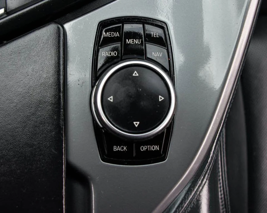2015 BMW i8 - Image 18 of 20