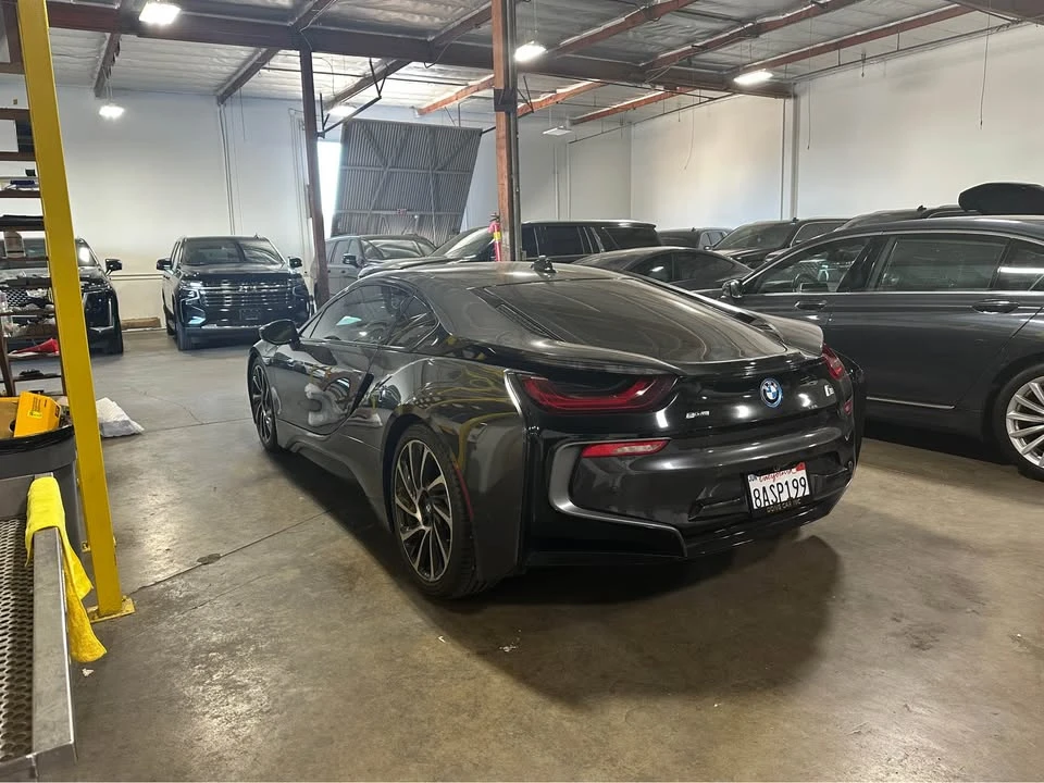 2015 BMW i8 - Image 4 of 15