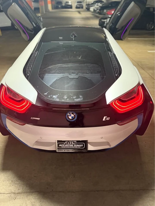 2015 BMW i8 - Image 7 of 11