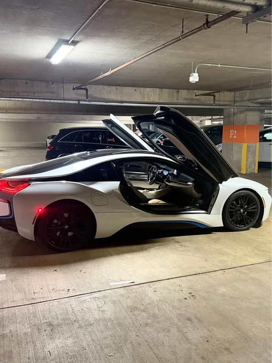 2015 BMW i8 - Image 3 of 11