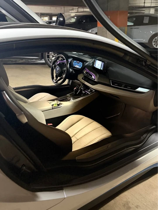 2015 BMW i8 - Image 4 of 11