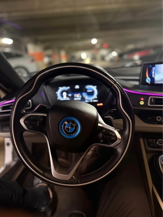 2015 BMW i8 - Image 10 of 11