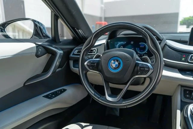 2015 BMW i8 - Image 17 of 21