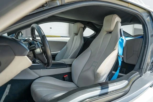 2015 BMW i8 - Image 15 of 21