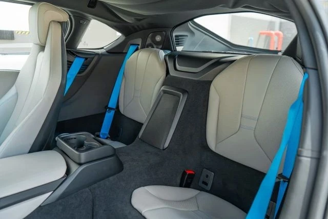 2015 BMW i8 - Image 16 of 21