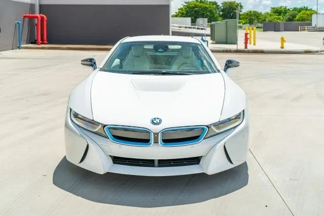 2015 BMW i8 - Image 10 of 21