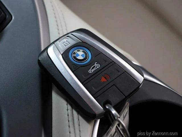 2015 BMW i8 - Image 26 of 31