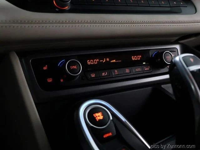2015 BMW i8 - Image 24 of 31
