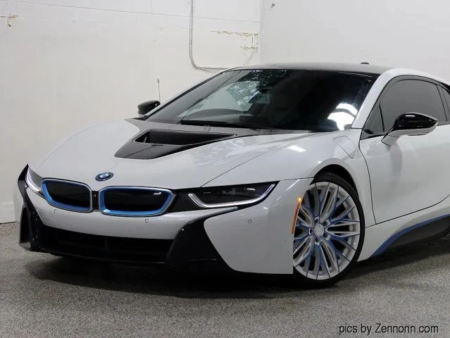2015 BMW i8 - Image 2 of 31