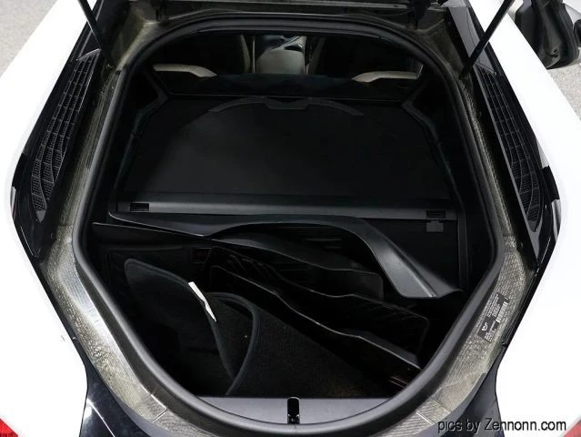 2015 BMW i8 - Image 29 of 31