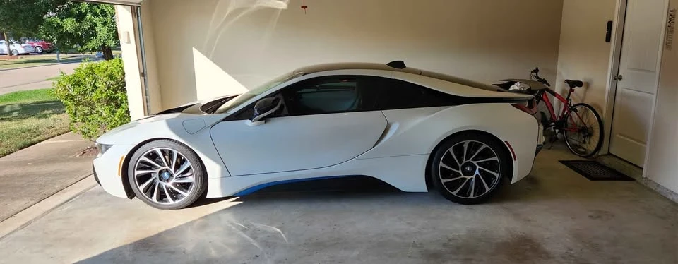 2015 BMW i8 - Image 2 of 15