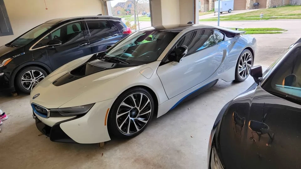 2015 BMW i8 - Image 4 of 15