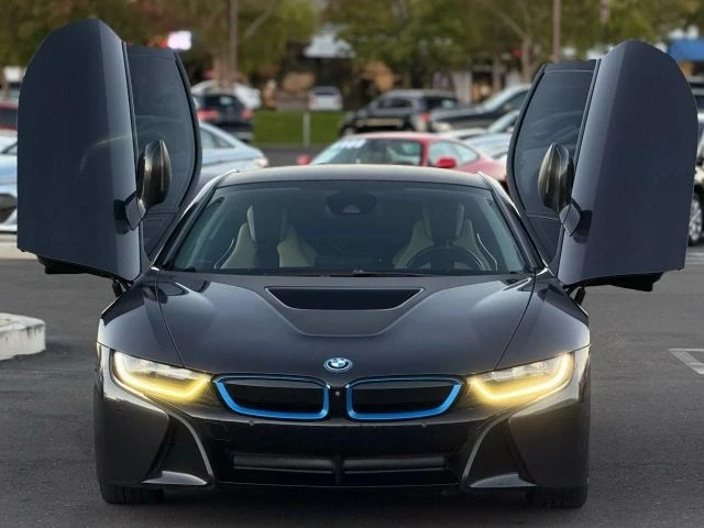 2015 BMW i8 - Image 11 of 12