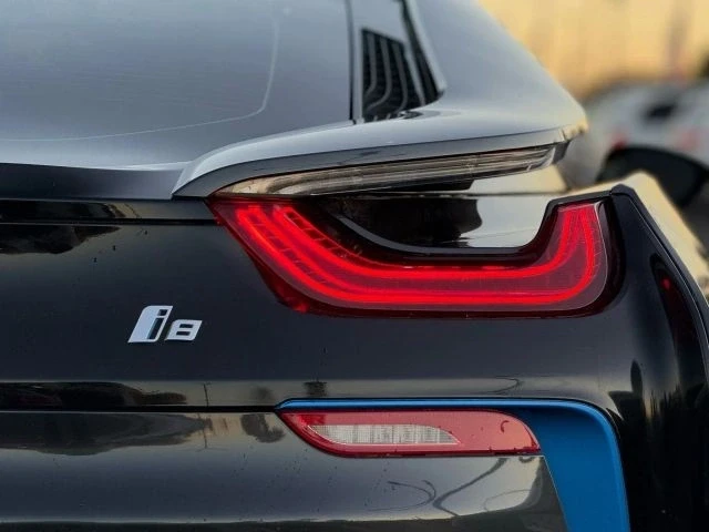 2015 BMW i8 - Image 10 of 12