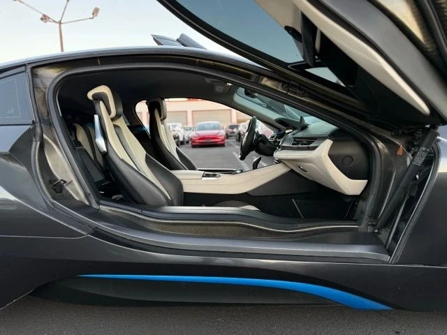 2015 BMW i8 - Image 20 of 21