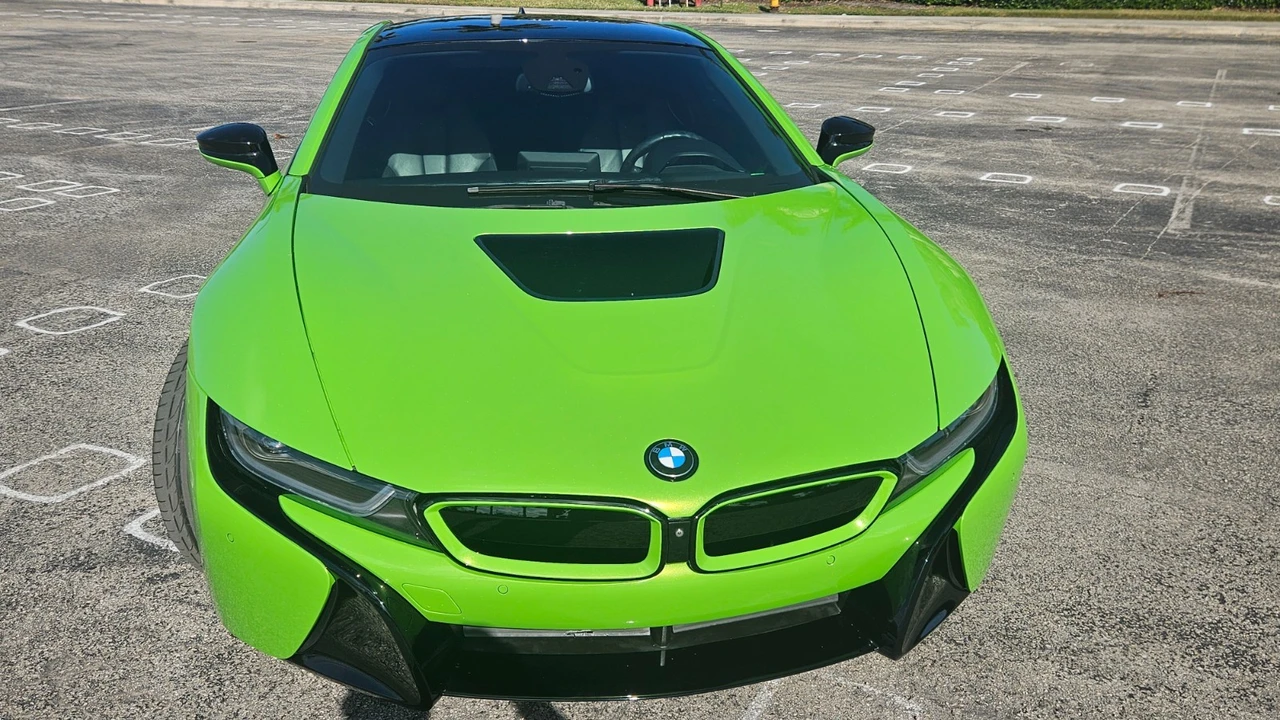 2015 BMW i8 - Image 14 of 14