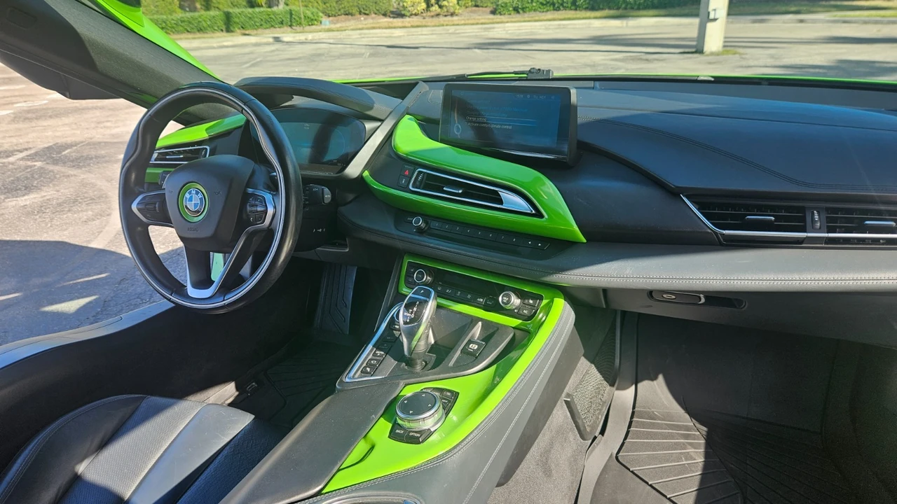 2015 BMW i8 - Image 7 of 14