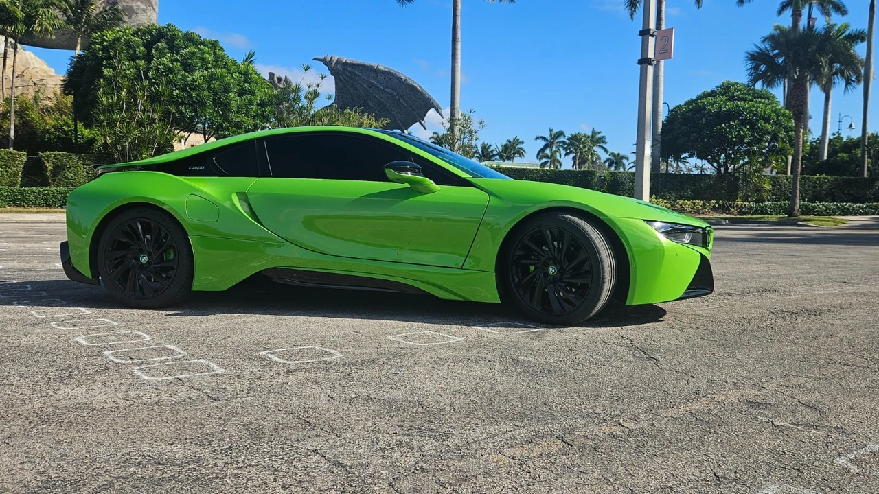 2015 BMW i8 - Image 3 of 14
