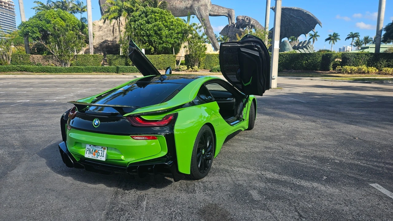 2015 BMW i8 - Image 5 of 14