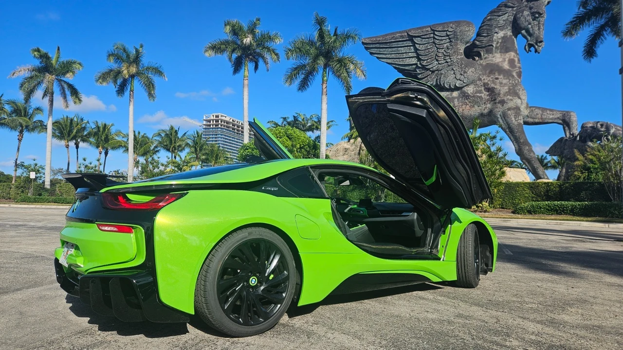 2015 BMW i8 - Image 6 of 14