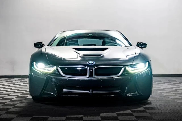 2015 BMW i8 - Image 15 of 21