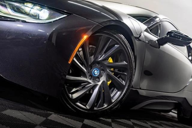 2015 BMW i8 - Image 12 of 21