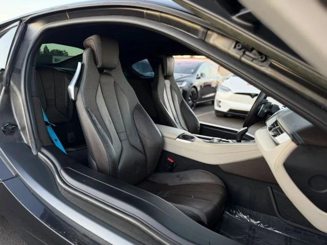 2015 BMW i8 - Image 13 of 28