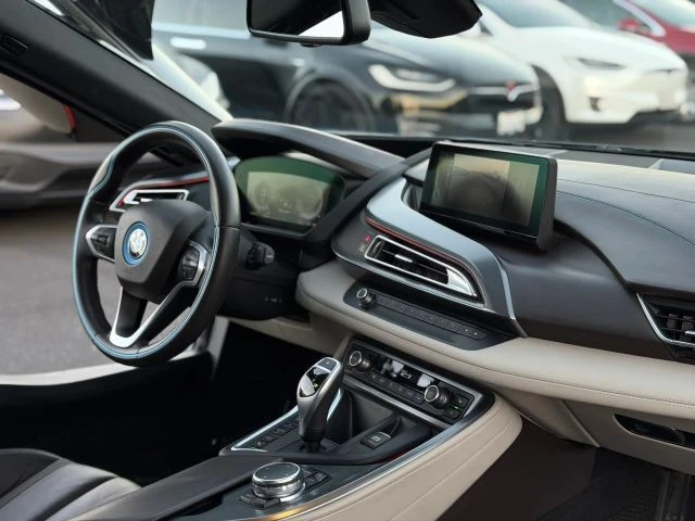 2015 BMW i8 - Image 17 of 28