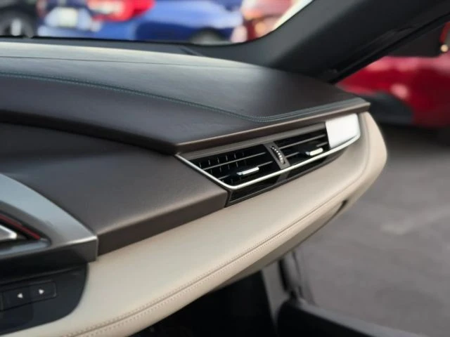 2015 BMW i8 - Image 25 of 28