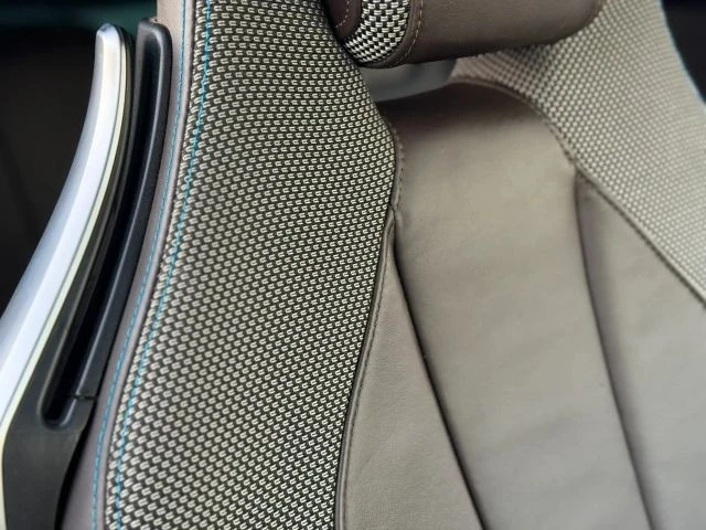 2015 BMW i8 - Image 16 of 28