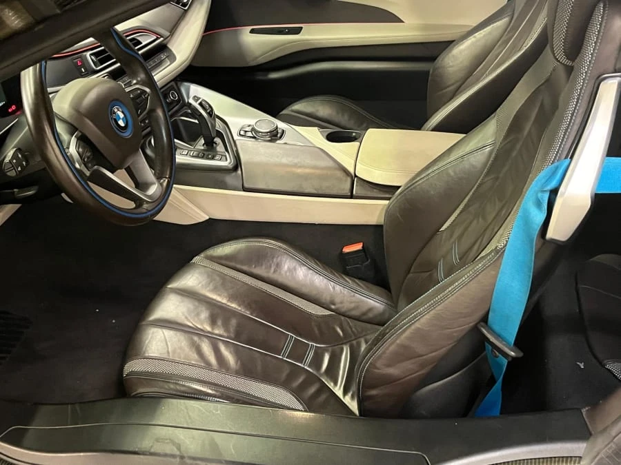 2015 BMW i8 - Image 13 of 16