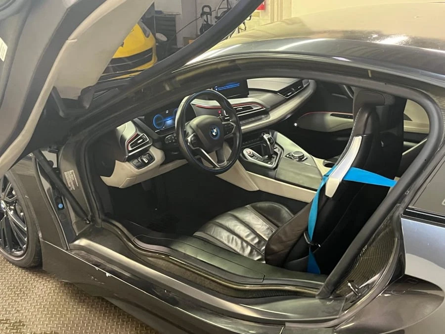 2015 BMW i8 - Image 10 of 16