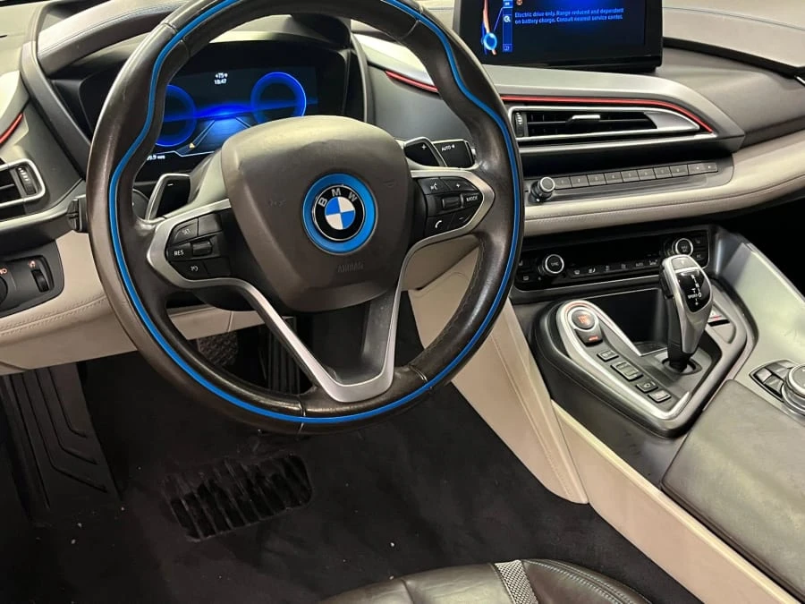 2015 BMW i8 - Image 11 of 16