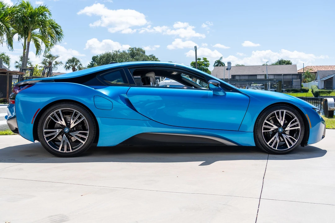 2015 BMW i8 - Image 3 of 31