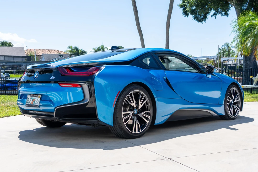 2015 BMW i8 - Image 9 of 31
