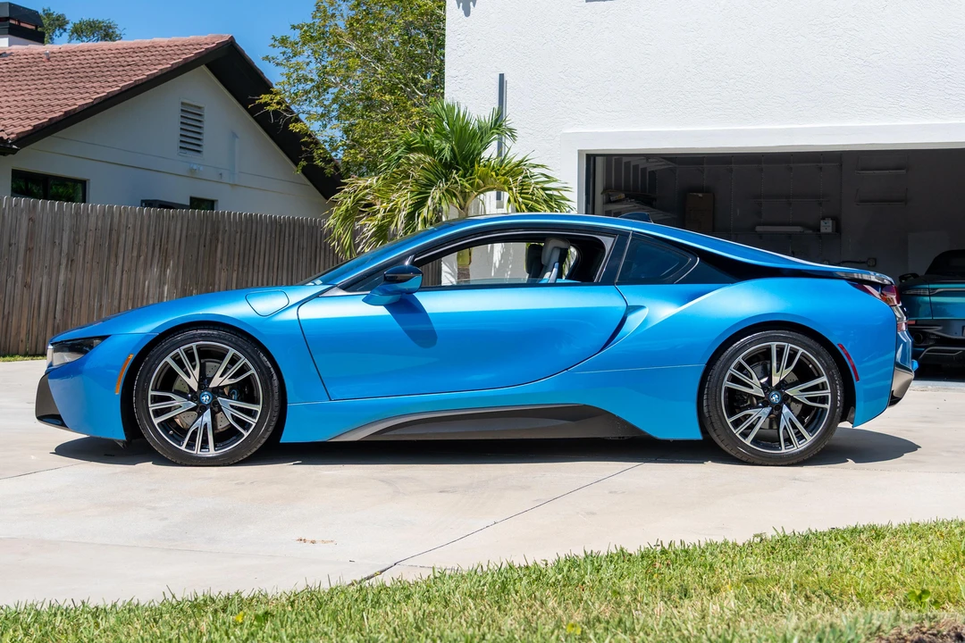 2015 BMW i8 - Image 7 of 31