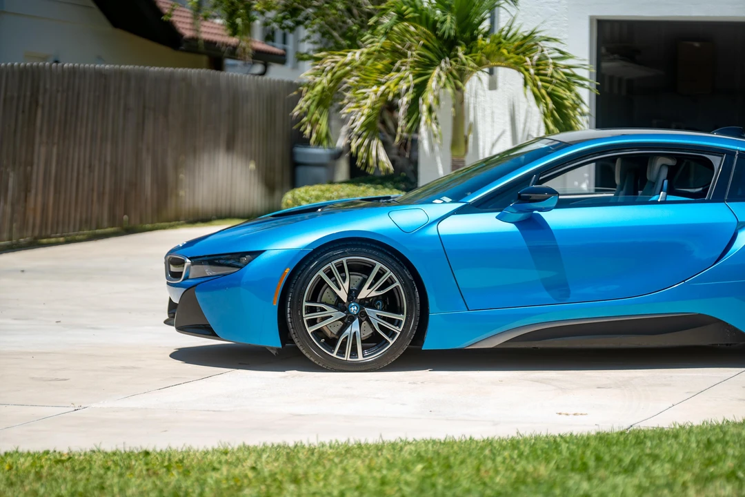 2015 BMW i8 - Image 21 of 31