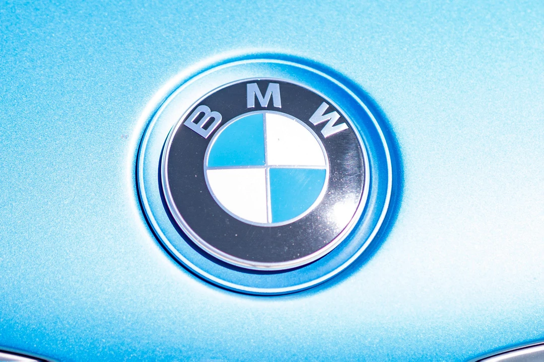 2015 BMW i8 - Image 15 of 31