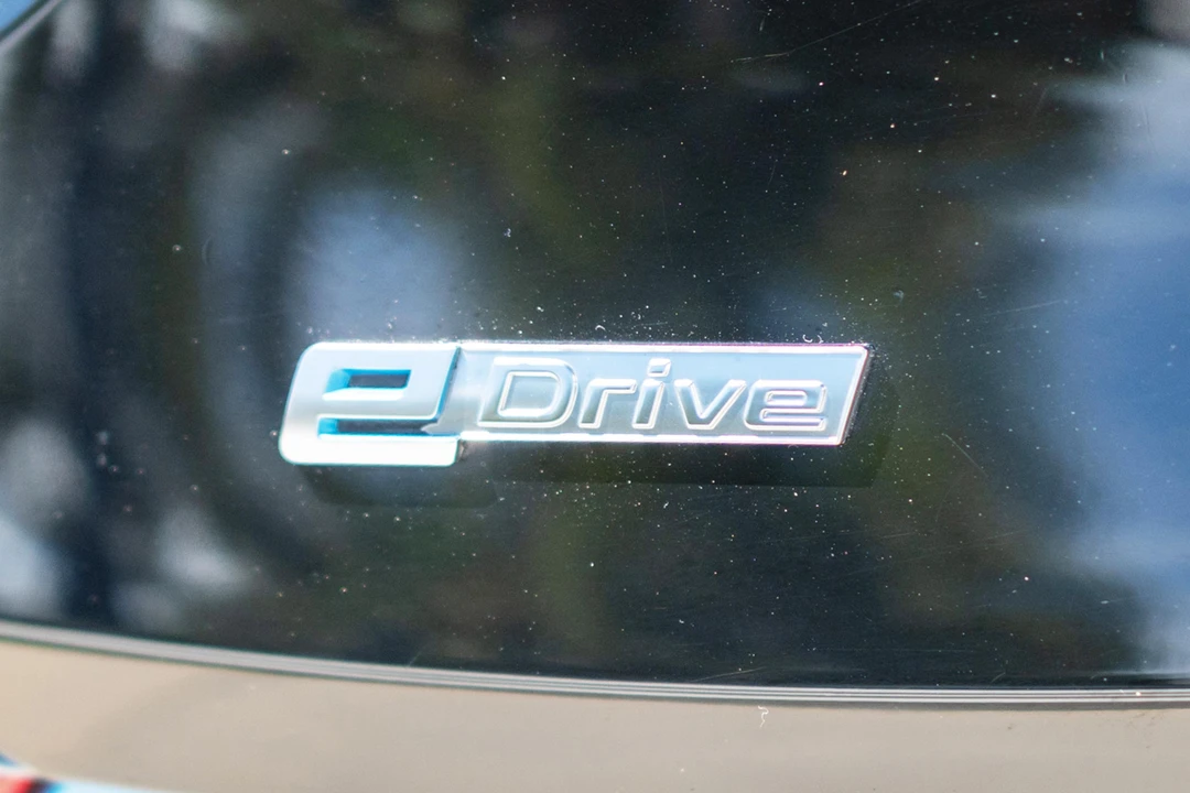 2015 BMW i8 - Image 26 of 31