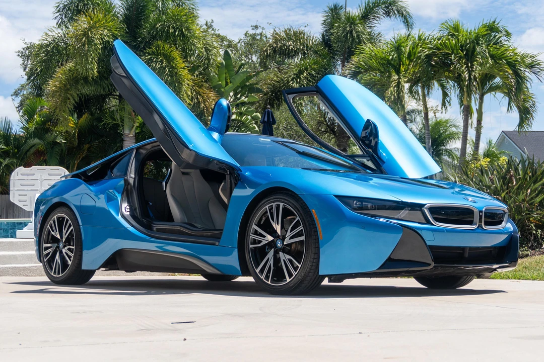 2015 BMW i8 - Image 13 of 31