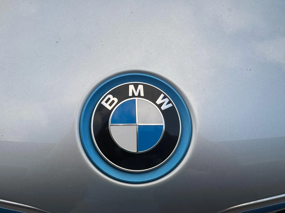 2015 BMW i8 - Image 21 of 31