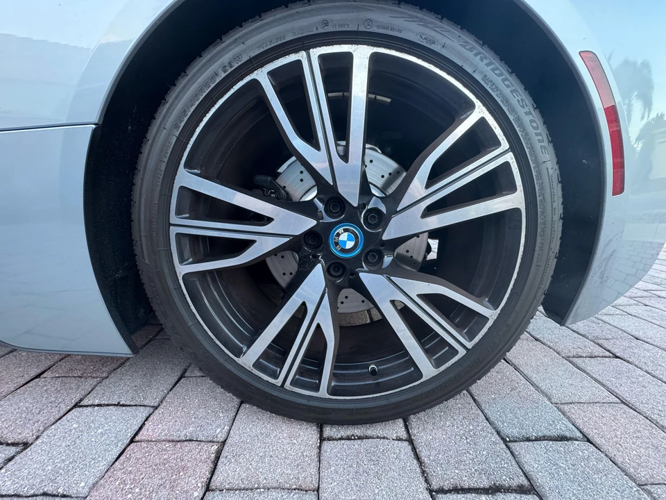 2015 BMW i8 - Image 26 of 31