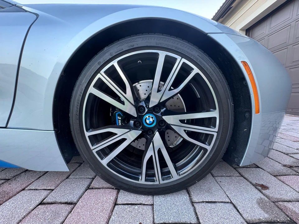2015 BMW i8 - Image 31 of 31