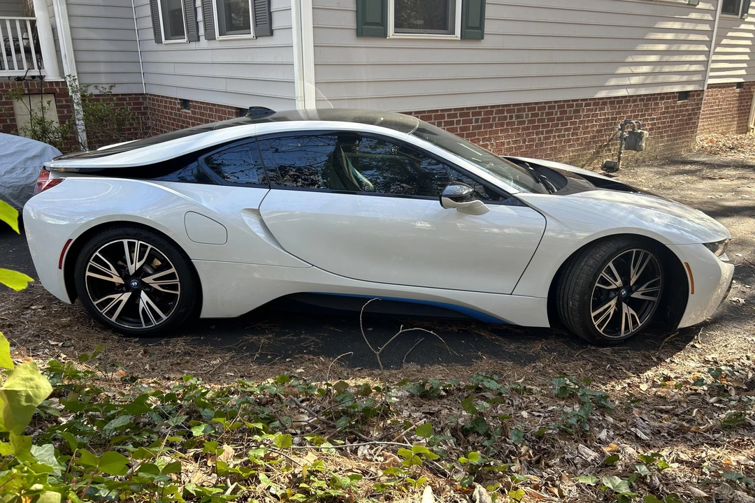 2015 BMW i8 - Image 3 of 31